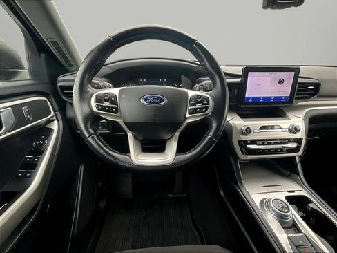 Used 2021 Ford Explorer XLT AWD/4WD image 10