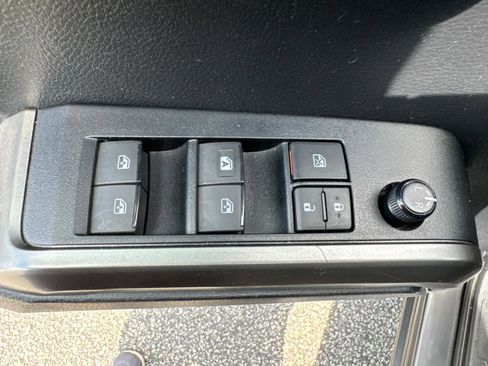 Used 2019 Toyota Tacoma SR5 image 22