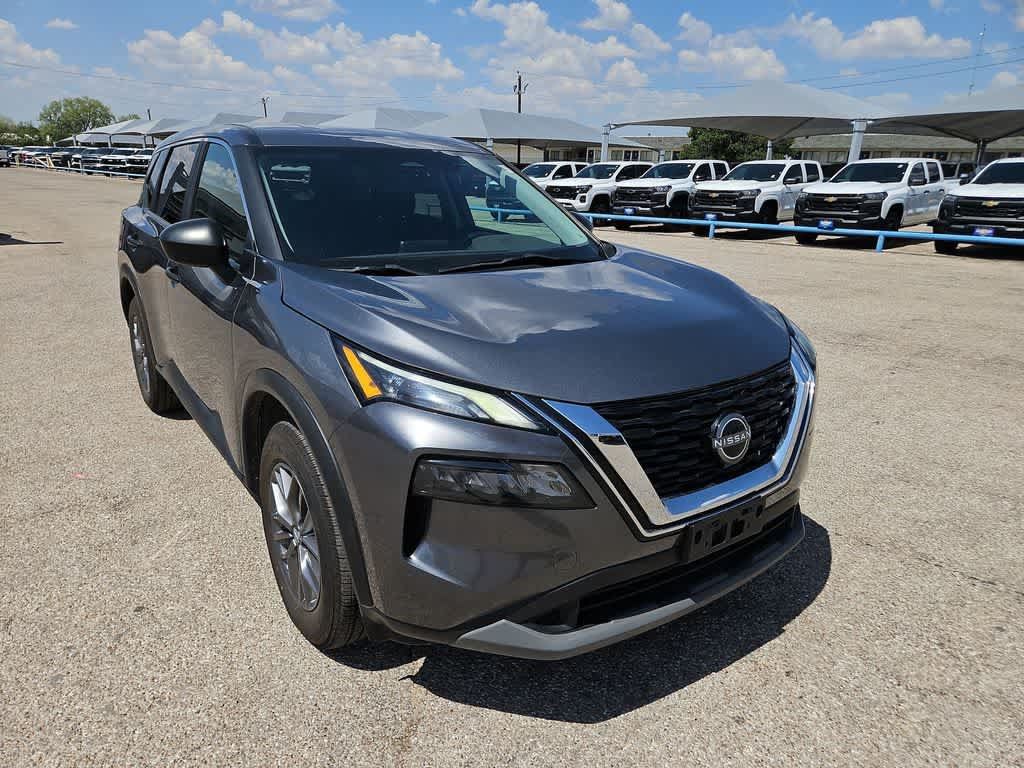Used 2023 Nissan Rogue S AWD/4WD image 2