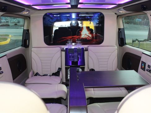 Used 2019 Mercedes-Benz Metris Passenger image 17