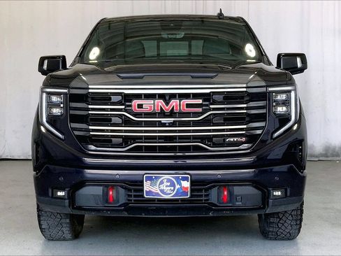 Used 2023 GMC Sierra 1500 AT4 w/ AT4 Premium Package AWD/4WD image 2