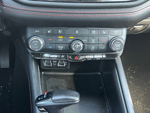 Used 2023 Dodge Durango GT image 35