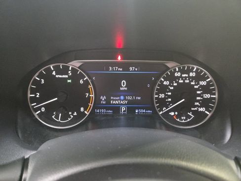 Used 2025 Nissan Altima 2.5 SV FWD image 2