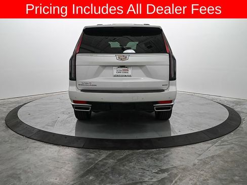 Used 2023 Cadillac Escalade Premium Luxury AWD/4WD image 7