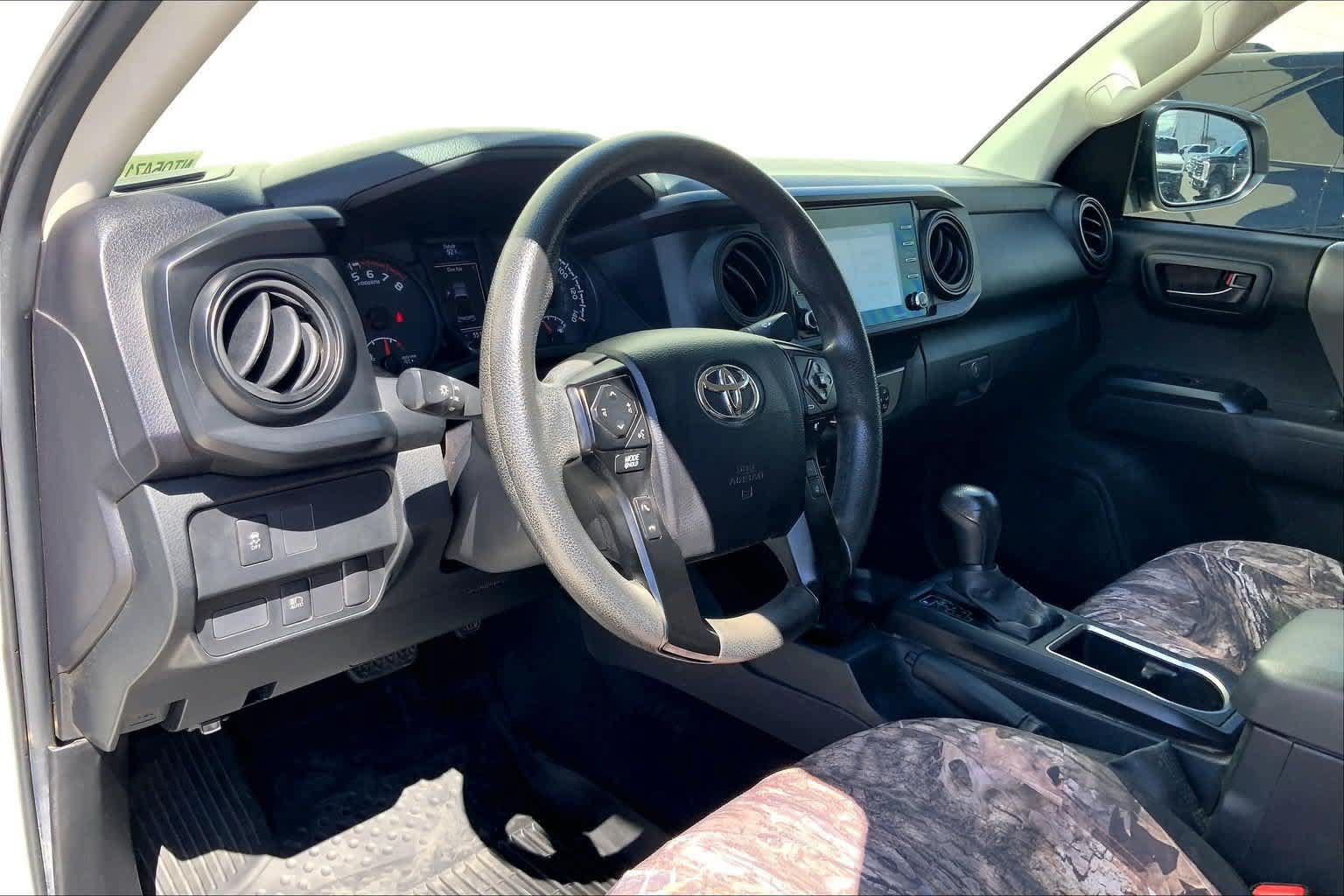 Used 2022 Toyota Tacoma SR RWD image 2