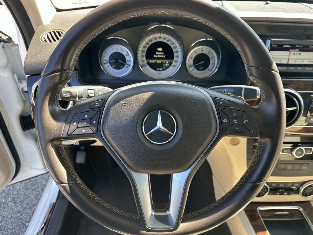 Used 2013 Mercedes-Benz GLK 350 4MATIC image 24