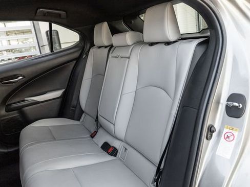 Used 2019 Lexus UX 200 w/ Accessory Package FWD image 12