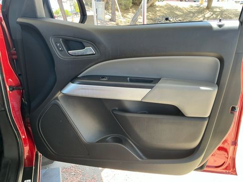Used 2016 Chevrolet Colorado LT w/ LT Convenience Package RWD image 16