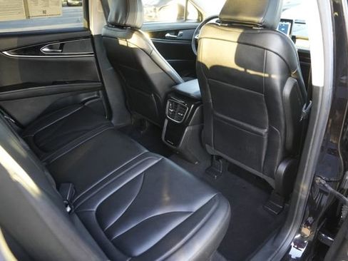 Used 2023 Lincoln Nautilus FWD w/ Premium Package image 14