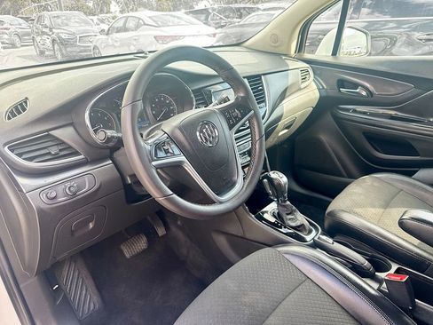 Used 2021 Buick Encore Preferred AWD/4WD image 9