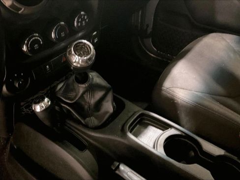 Used 2013 Jeep Wrangler Sport image 14