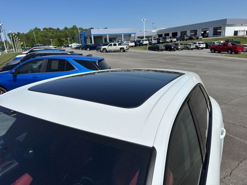 Used 2022 Porsche Cayenne Platinum Edition image 9