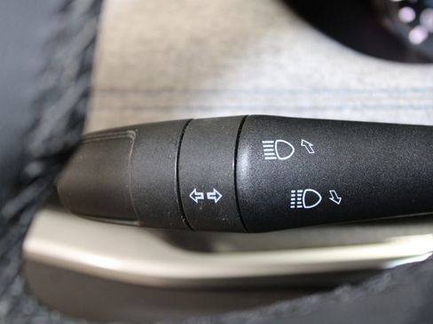 Used 2024 Jeep Compass Latitude image 31