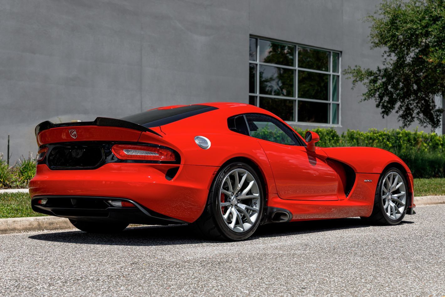 Used 2014 SRT Viper GTS w/ GTS Laguna Interior Package RWD image 8