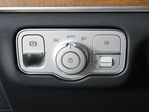 Used 2025 Mercedes-Benz GLS 450 GLS 450 image 9