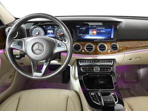 Used 2018 Mercedes-Benz E 400 4MATIC Sedan image 17