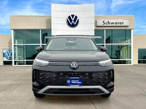 New 2026 Volkswagen Tiguan SE image 8