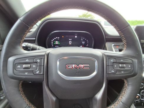 Used 2022 GMC Yukon AT4 AWD/4WD image 13