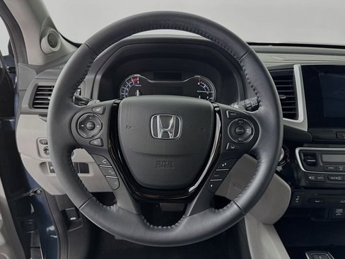 Used 2016 Honda Pilot Touring image 11