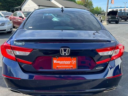 Used 2018 Honda Accord Touring image 7