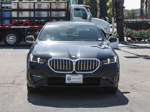 Used 2026 BMW 530i xDrive AWD/4WD image 2