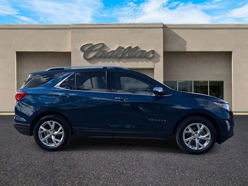 Used 2020 Chevrolet Equinox Premier image 2