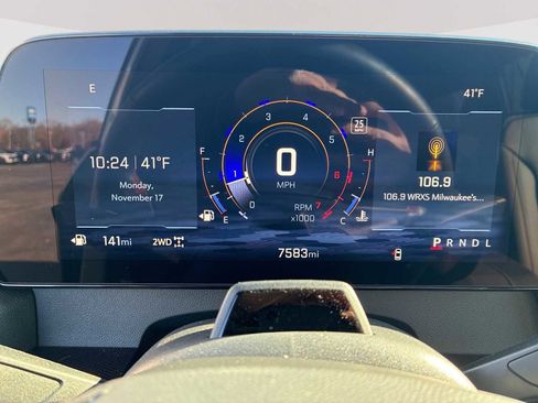 Certified 2025 Chevrolet Traverse RS image 11