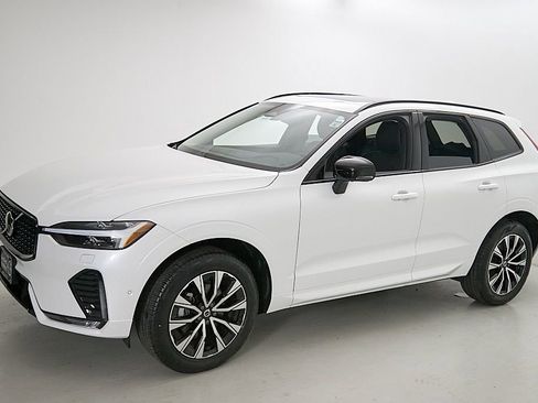 Certified 2025 Volvo XC60 B5 Plus AWD/4WD image 6