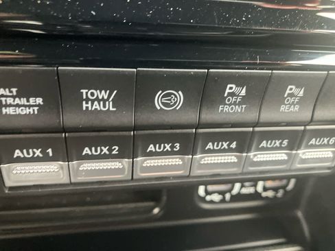 Used 2024 RAM 2500 Limited AWD/4WD image 30