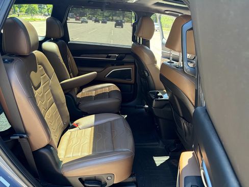 Used 2022 Kia Telluride SX w/ SX Prestige Package AWD/4WD image 38