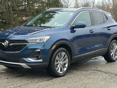 Used 2020 Buick Encore GX Essence w/ Experience Buick Package image 2