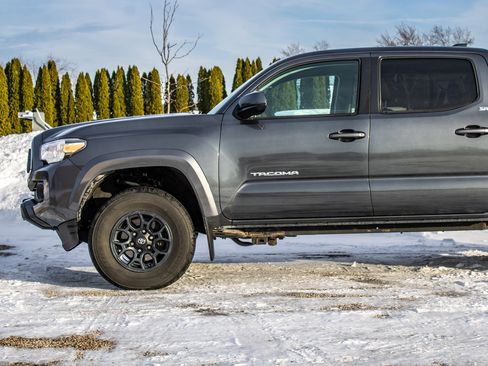Used 2021 Toyota Tacoma SR5 image 38