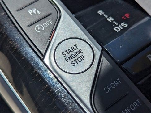 Used 2023 BMW 330i Sedan w/ Premium Package image 24