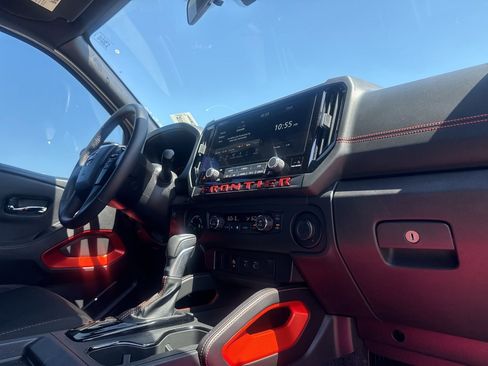 Certified 2025 Nissan Frontier PRO-4X image 26