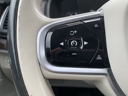 Used 2019 Volvo XC90 T6 Momentum w/ Advanced Package AWD/4WD image 19