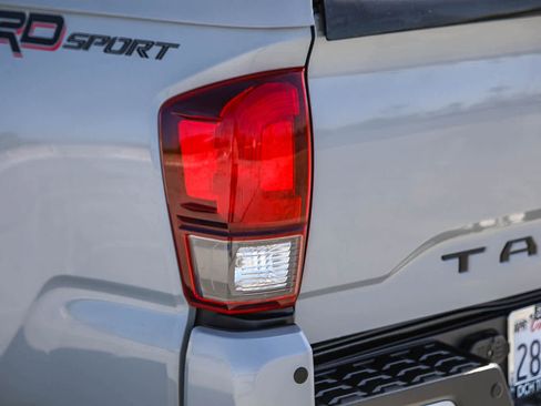 Certified 2019 Toyota Tacoma TRD Sport w/ Technology Package image 9