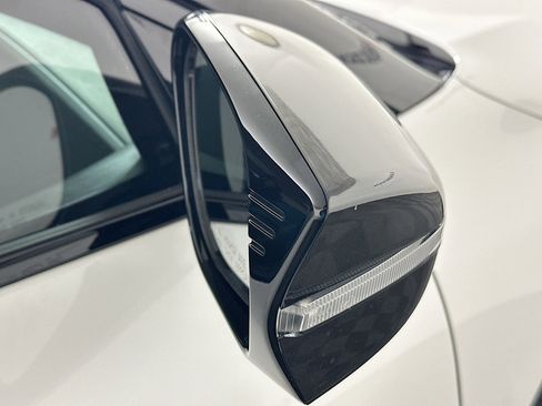 Used 2024 Kia EV6 Light image 10