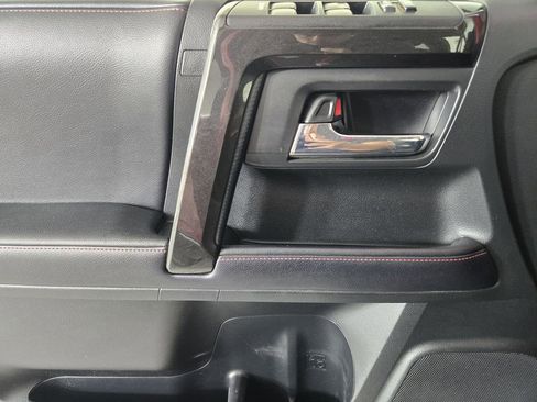 Used 2019 Toyota 4Runner TRD Off-Road Premium AWD/4WD image 22