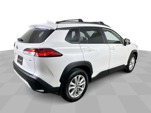 Used 2024 Toyota Corolla Cross LE FWD image 8