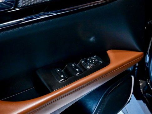 Used 2021 Lincoln Nautilus Reserve FWD image 17