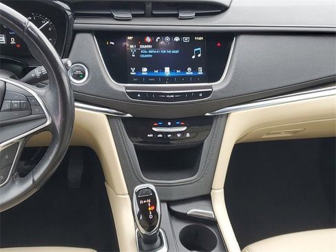 Used 2018 Cadillac XT5 FWD image 14