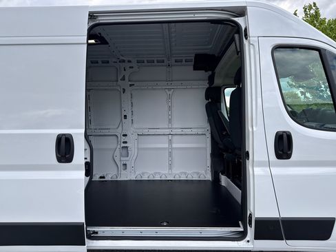 New 2026 RAM ProMaster 2500 w/ Advanced Safety Group FWD image 14