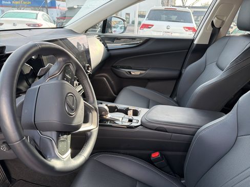 Used 2025 Lexus NX 350h 350h Premium image 6