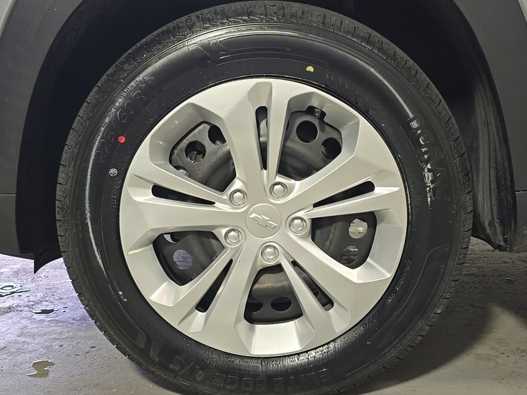 Used 2024 Chevrolet Trax LS FWD image 12