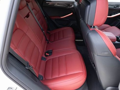 Used 2025 Porsche Macan S AWD/4WD image 19