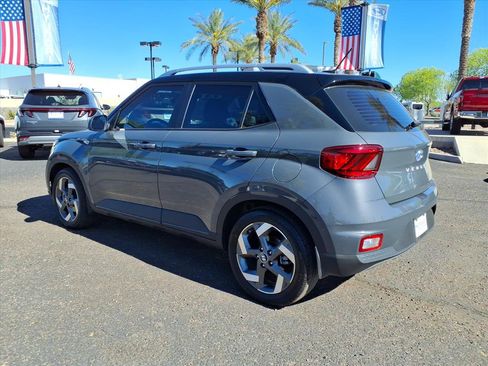 Certified 2025 Hyundai Venue Limited image 7