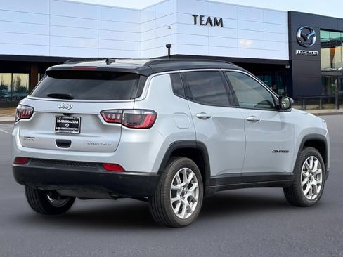 Used 2025 Jeep Compass Limited AWD/4WD image 4