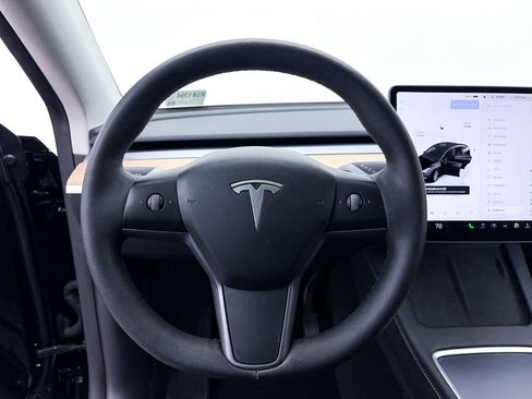 Used 2024 Tesla Model Y Long Range AWD/4WD image 26