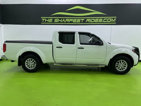 Used 2016 Nissan Frontier SV w/ SV Value Truck Package AWD/4WD image 10