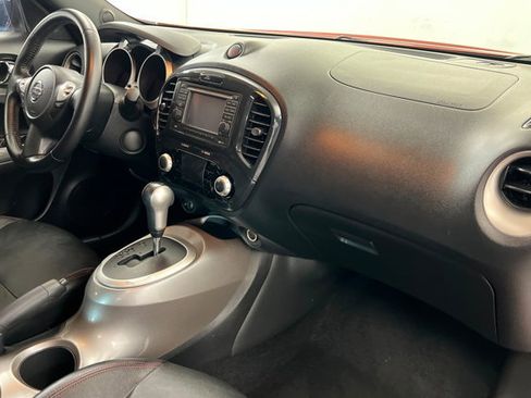Used 2012 Nissan Juke SL FWD image 24